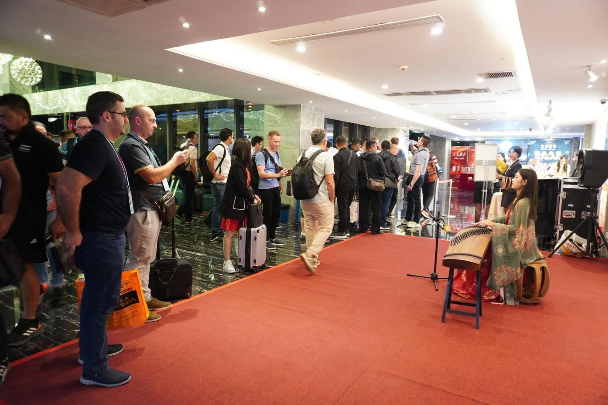 La Perle International Hotel - Free Shuttle Between Hotel And Exhibition Center During Canton Fair & Exhibitor Registration Counter Dış mekan fotoğraf