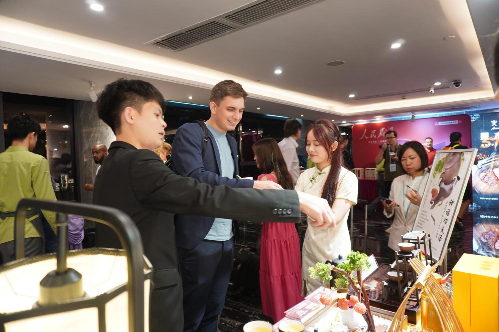 La Perle International Hotel - Free Shuttle Between Hotel And Exhibition Center During Canton Fair & Exhibitor Registration Counter Dış mekan fotoğraf