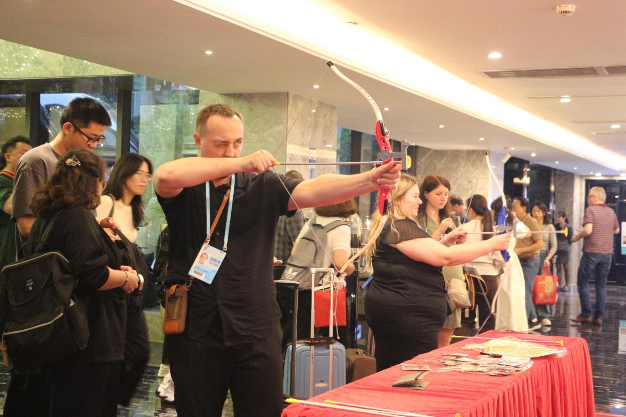 La Perle International Hotel - Free Shuttle Between Hotel And Exhibition Center During Canton Fair & Exhibitor Registration Counter Dış mekan fotoğraf
